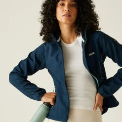 Regatta Arec III Femme Veste de marche à capuche coupe-vent softshell |<Femme Vestes Softshell