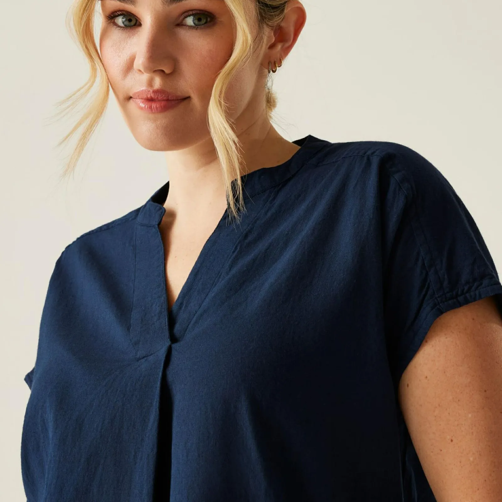 Regatta Chemise à col en V Rianne pour femme |<Femme Chemises