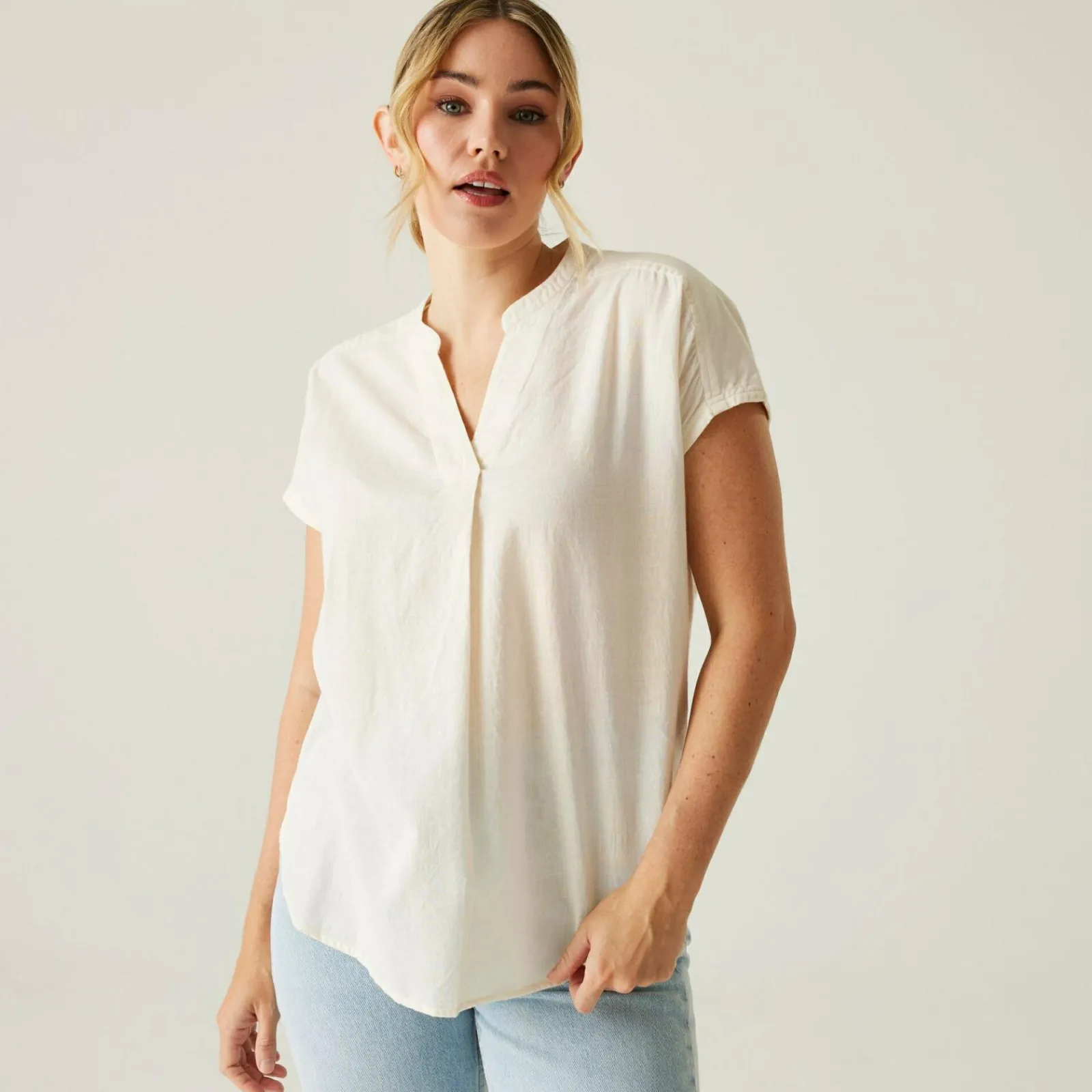Regatta Chemise à col en V Rianne pour femme |<Femme Chemises