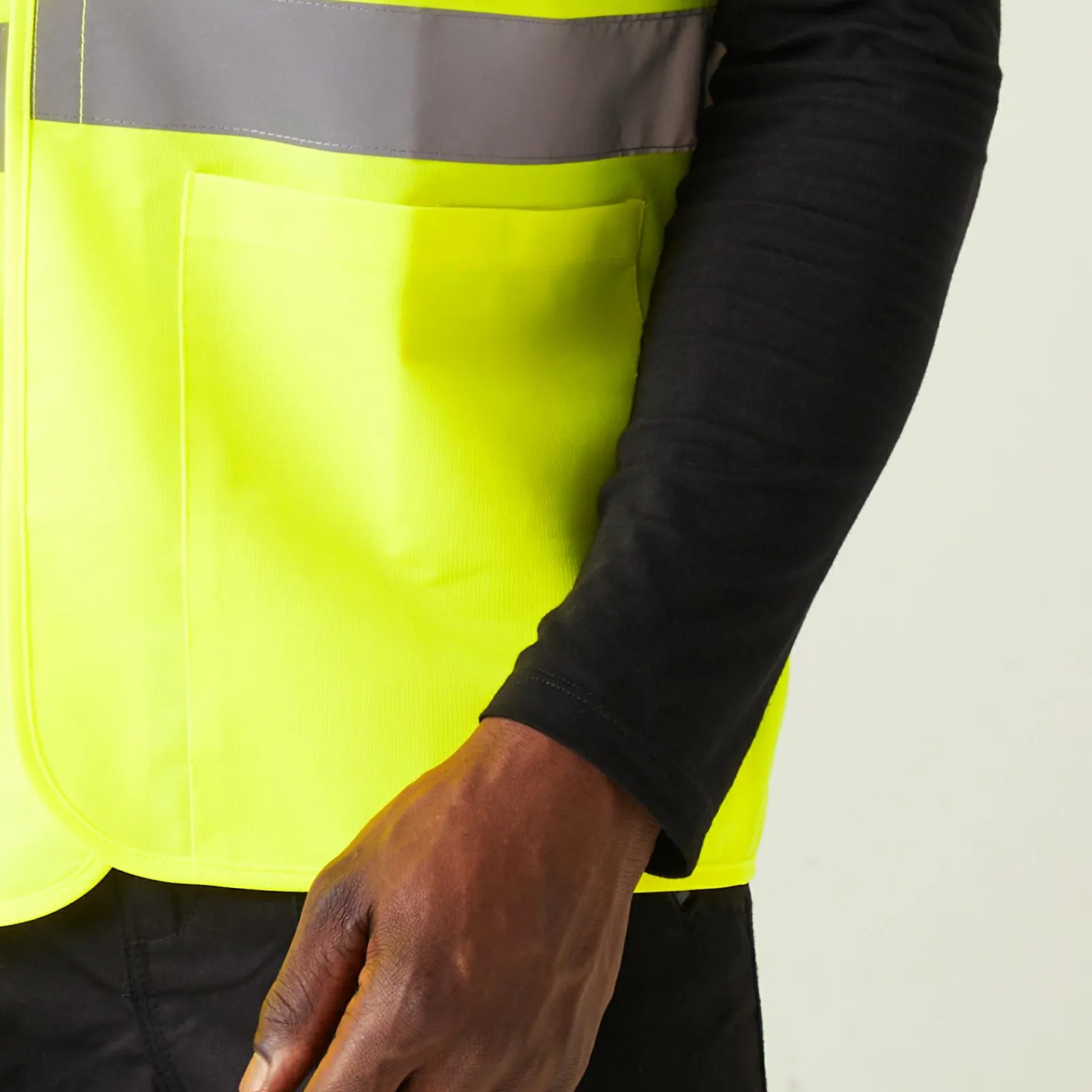Regatta Men's Pro HI-VIS Supervisor Vest |< Vêtements Haute Visibilité