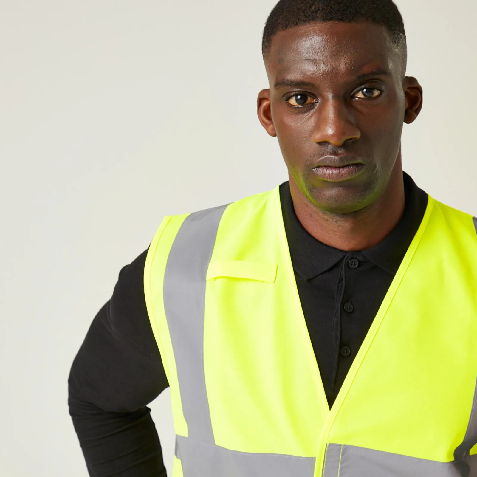 Regatta Men's Pro HI-VIS Supervisor Vest |< Vêtements Haute Visibilité