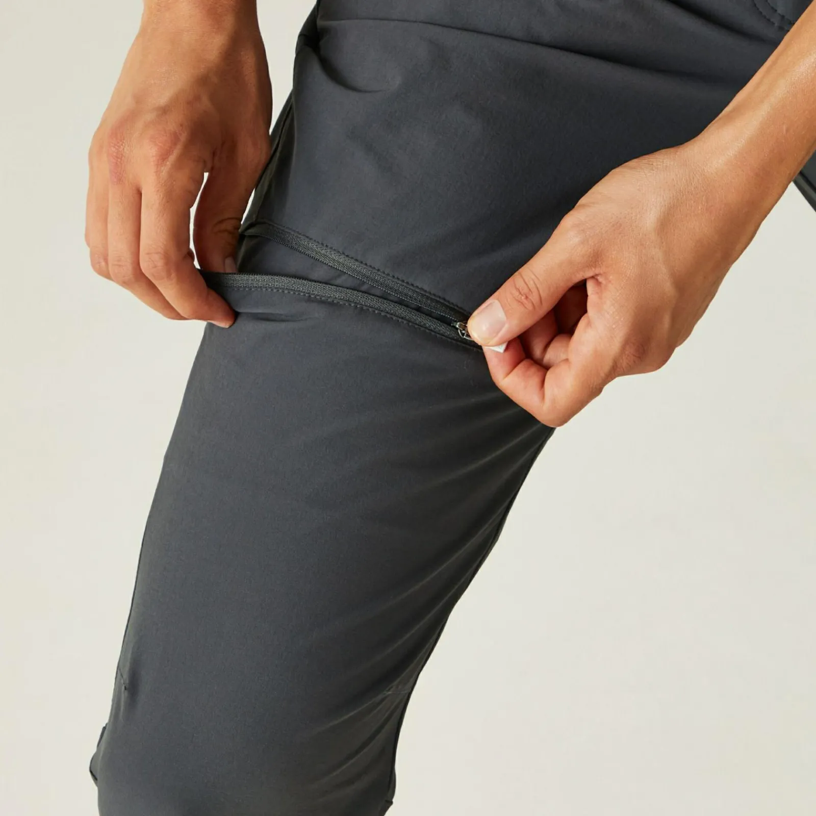 Regatta Mountain Femme Short de marche modulable |<Femme Pantalons Zippés|Pantalons Imperméables