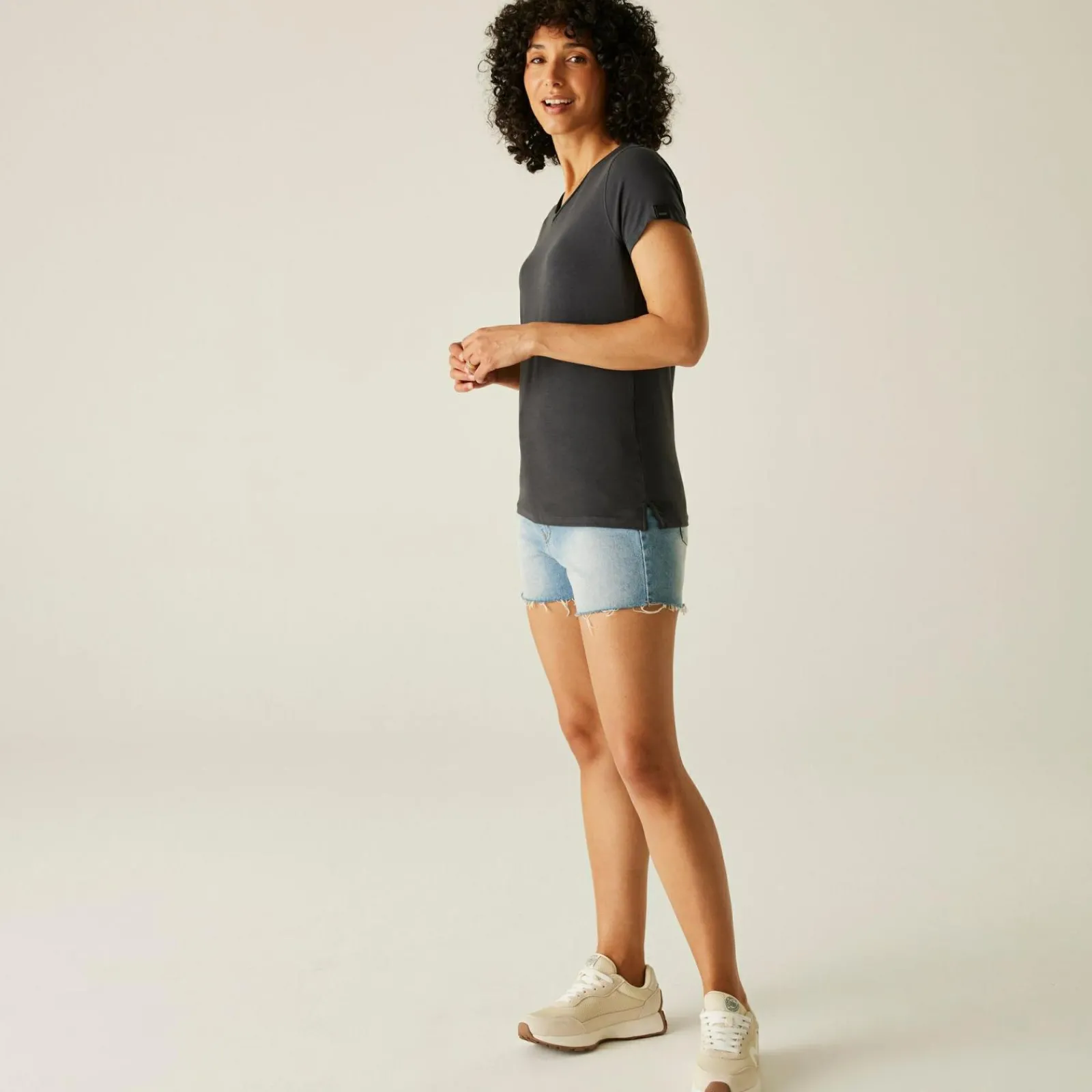 Regatta T-shirt à col en V Elkie pour femme |<Femme T-Shirts