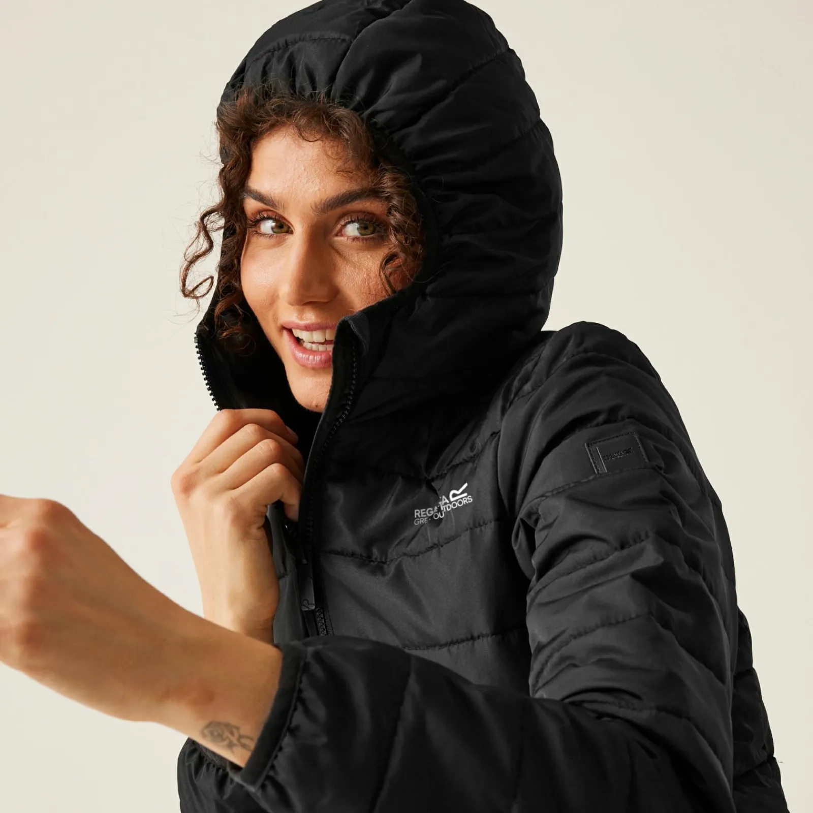 Regatta Veste à capuche Femme matelassée isolante HELFA |<Femme Doudounes|Vestes Chaudes