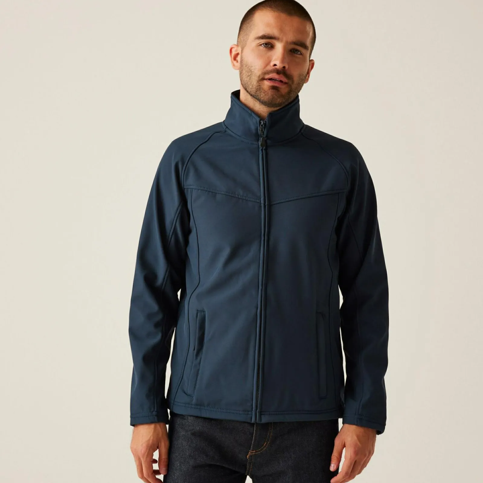 Regatta Veste Softshell intéractive Homme UPROAR |< Vestes & Manteaux|Vestes