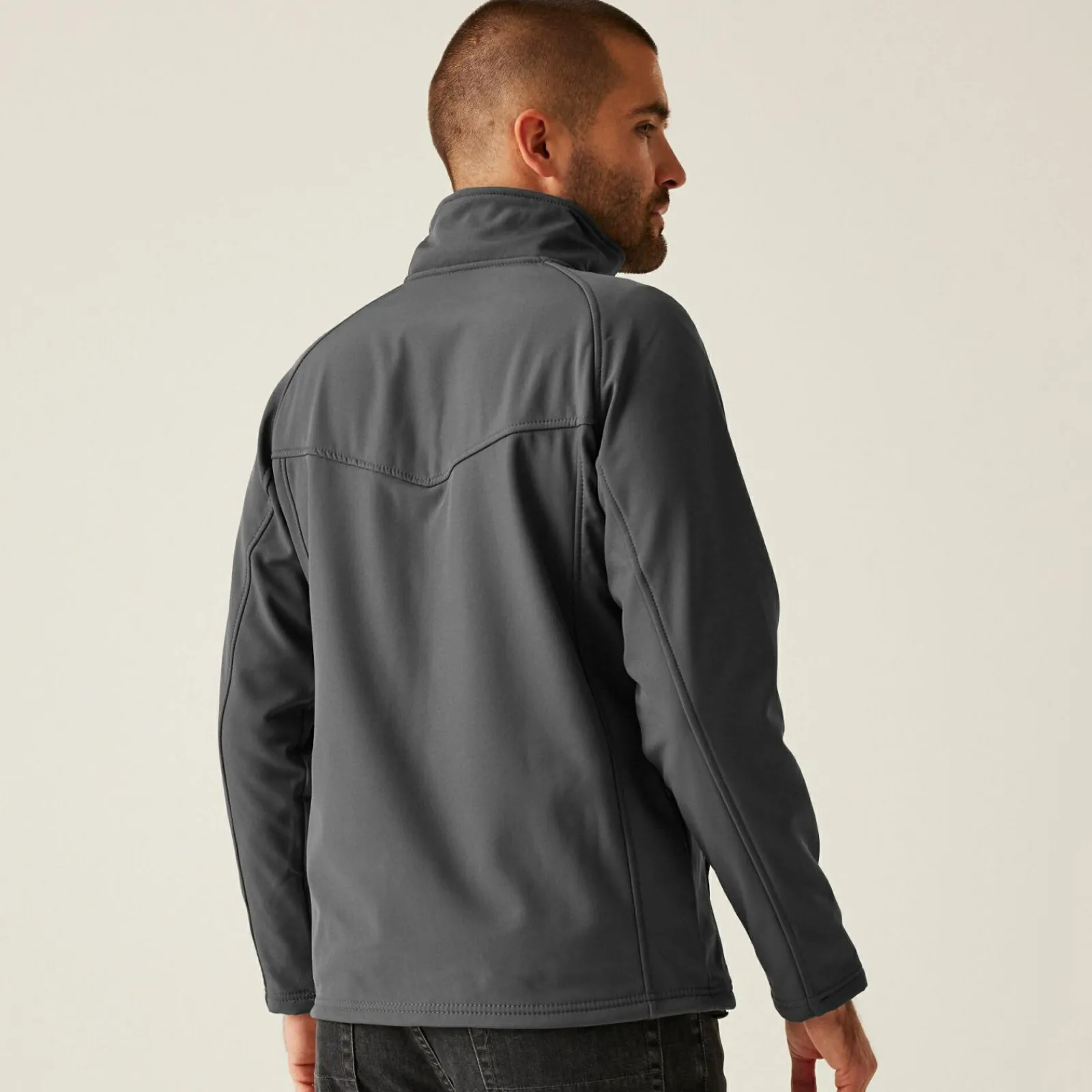 Regatta Veste Softshell intéractive Homme UPROAR |< Vestes & Manteaux|Vestes